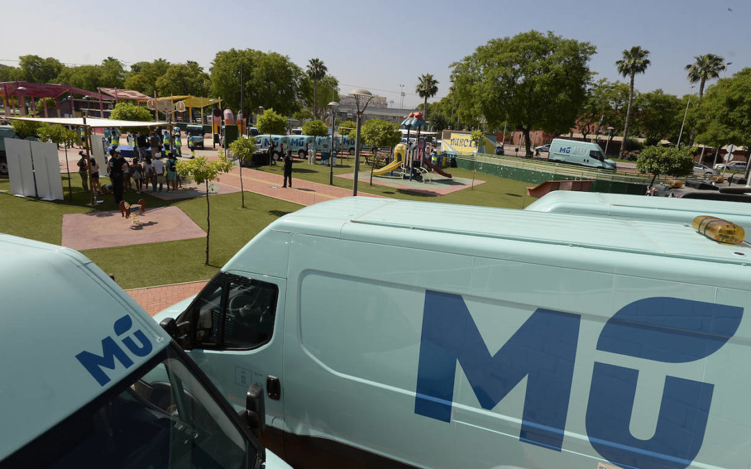 Surarte rotula la nueva flota de vehículos de limpieza de CESPA en Murcia